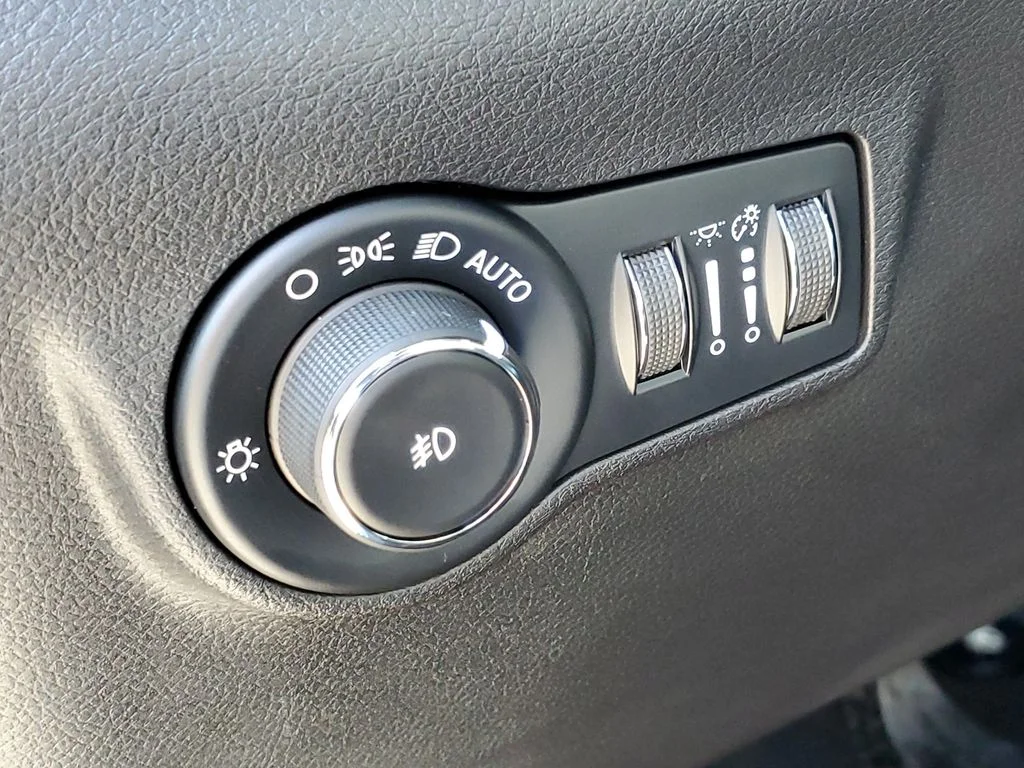 New 2026 Hydro Blue Pearlcoat Jeep Limited image 12