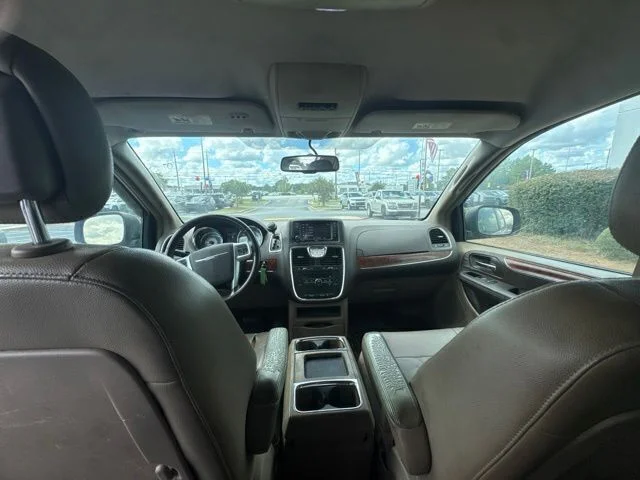Used 2013 Beige Chrysler Touring image 19