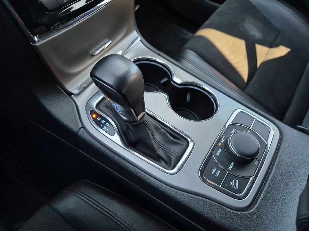 Used 2022 White Jeep Laredo X image 24