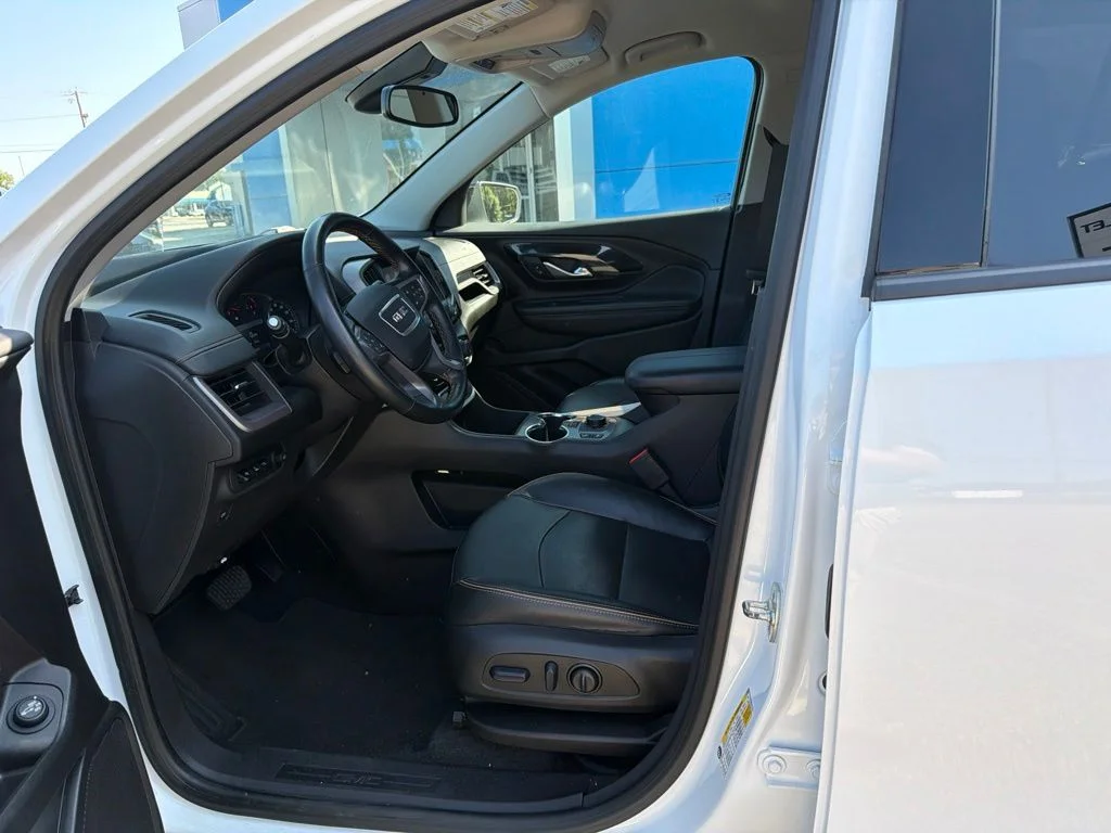 Used 2024 Summit White GMC AT4 image 17