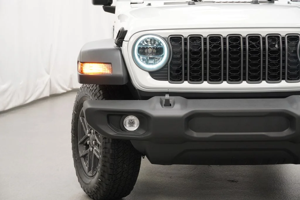 New 2027 Bright White Clear-Coat Paint Jeep Sport S image 6