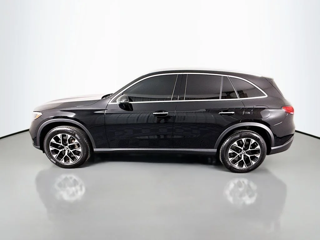 Used 2025 Black Mercedes-Benz GLC 350e image 4
