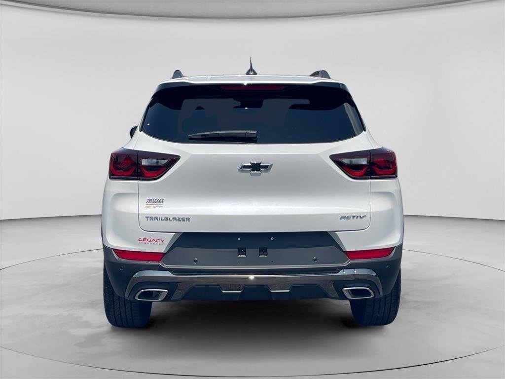 New 2026 Iridescent Pearl Tricoat Chevrolet ACTIV image 6