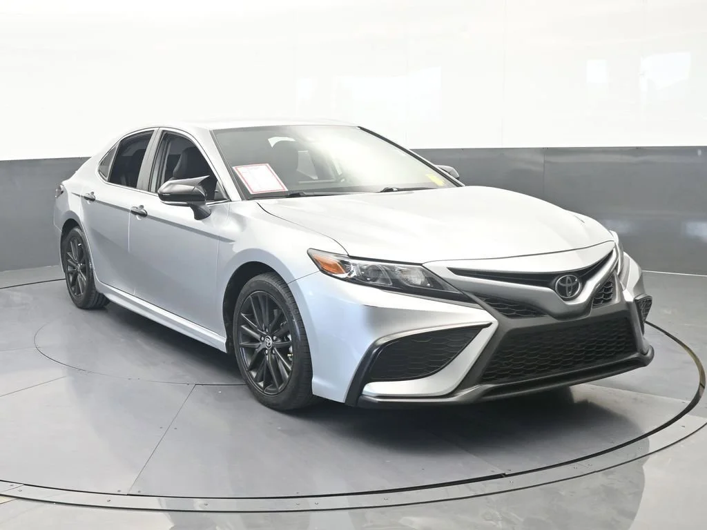 Used 2023 Silver Toyota SE image 9