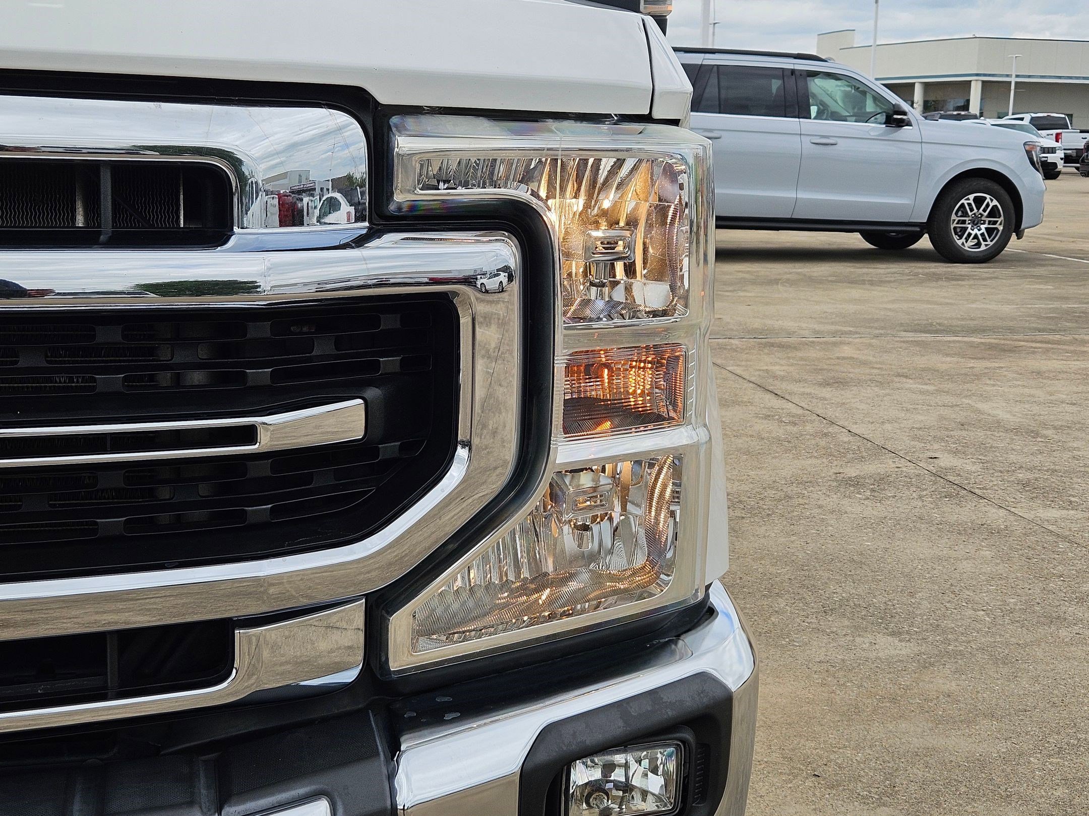 Used 2022 Star White Ford Lariat image 9