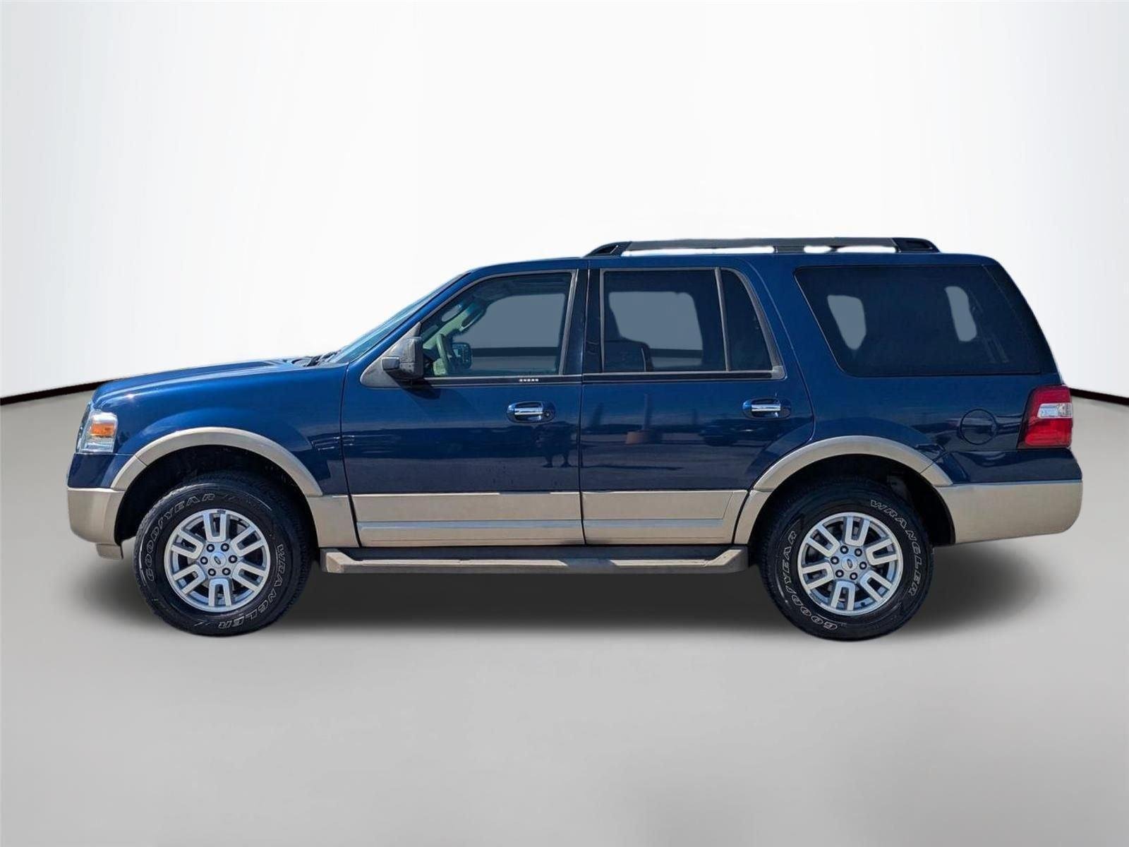 Used 2012 Dark Blue Pearl Metallic Ford XLT image 8