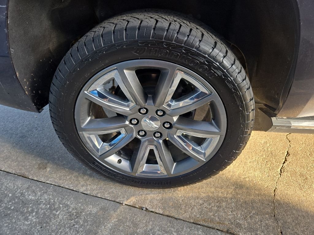 Used 2018 Gray Chevrolet Premier image 23