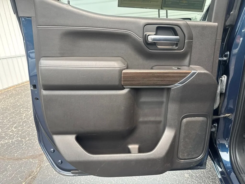 Used 2020 Northsky Blue Metallic Chevrolet RST image 17