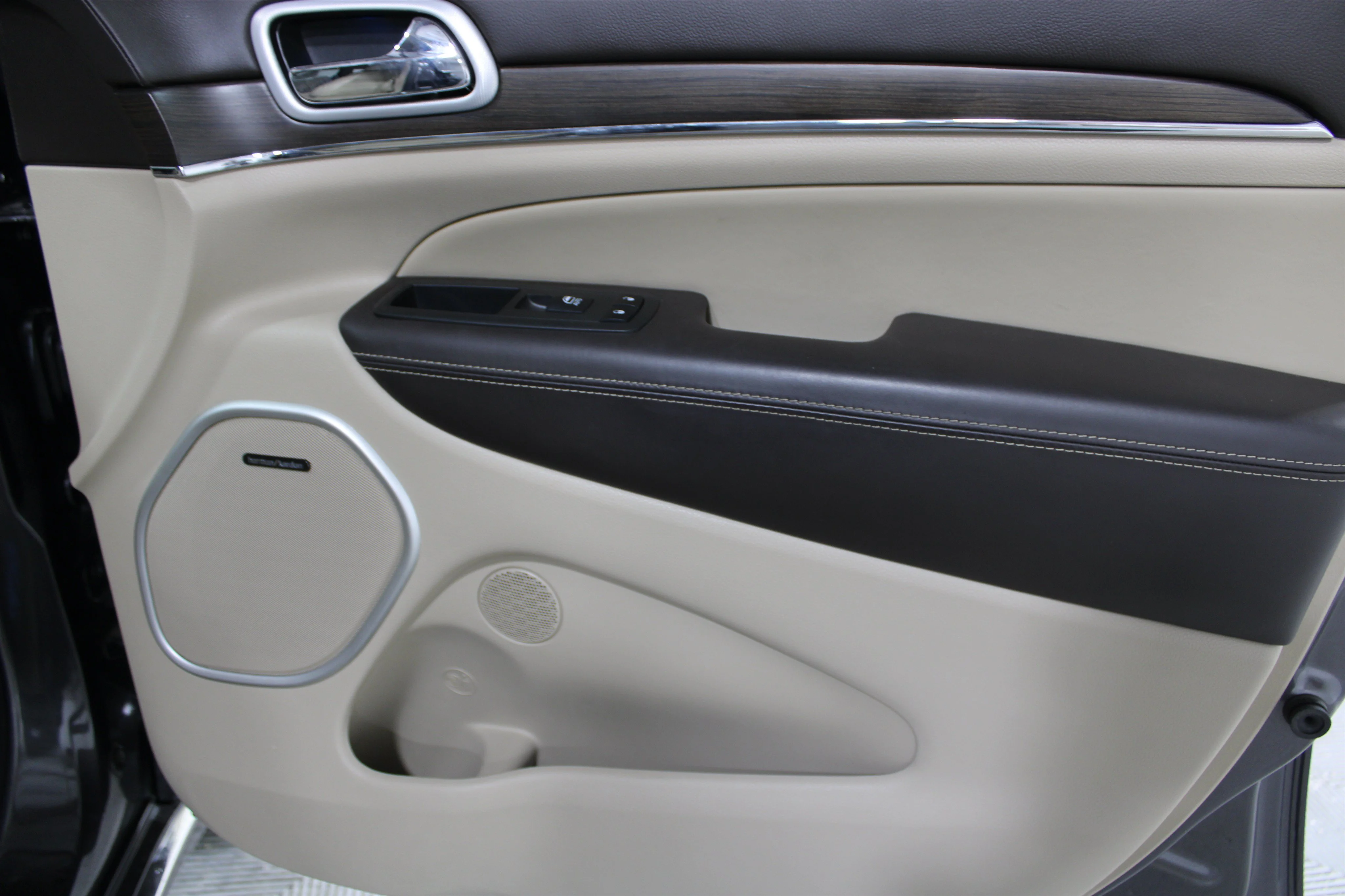 2021 Jeep Grand Cherokee Summit - Photo 25