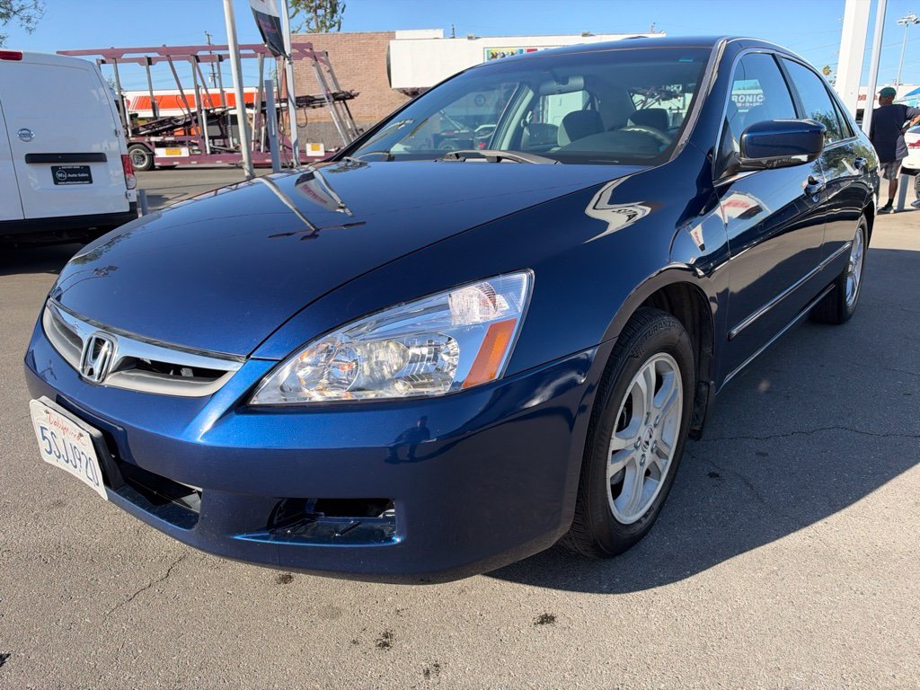 Used 2006 Blue Honda SE image 2