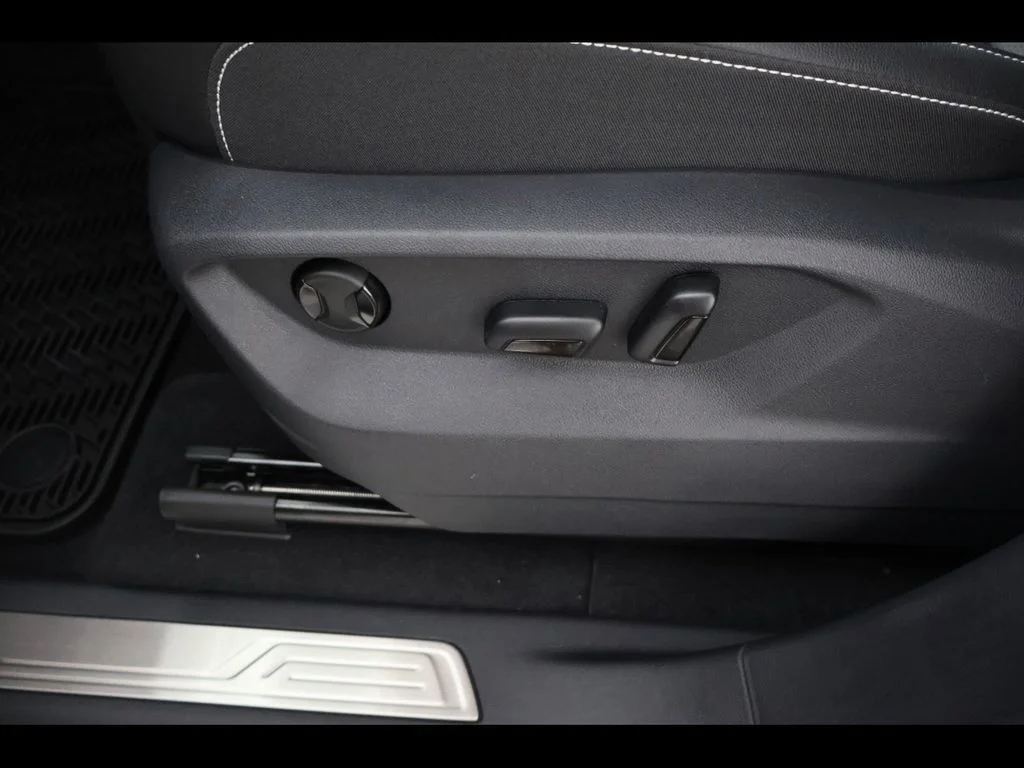 New 2026 Gray Volkswagen 2.0T SE w/Technology image 16