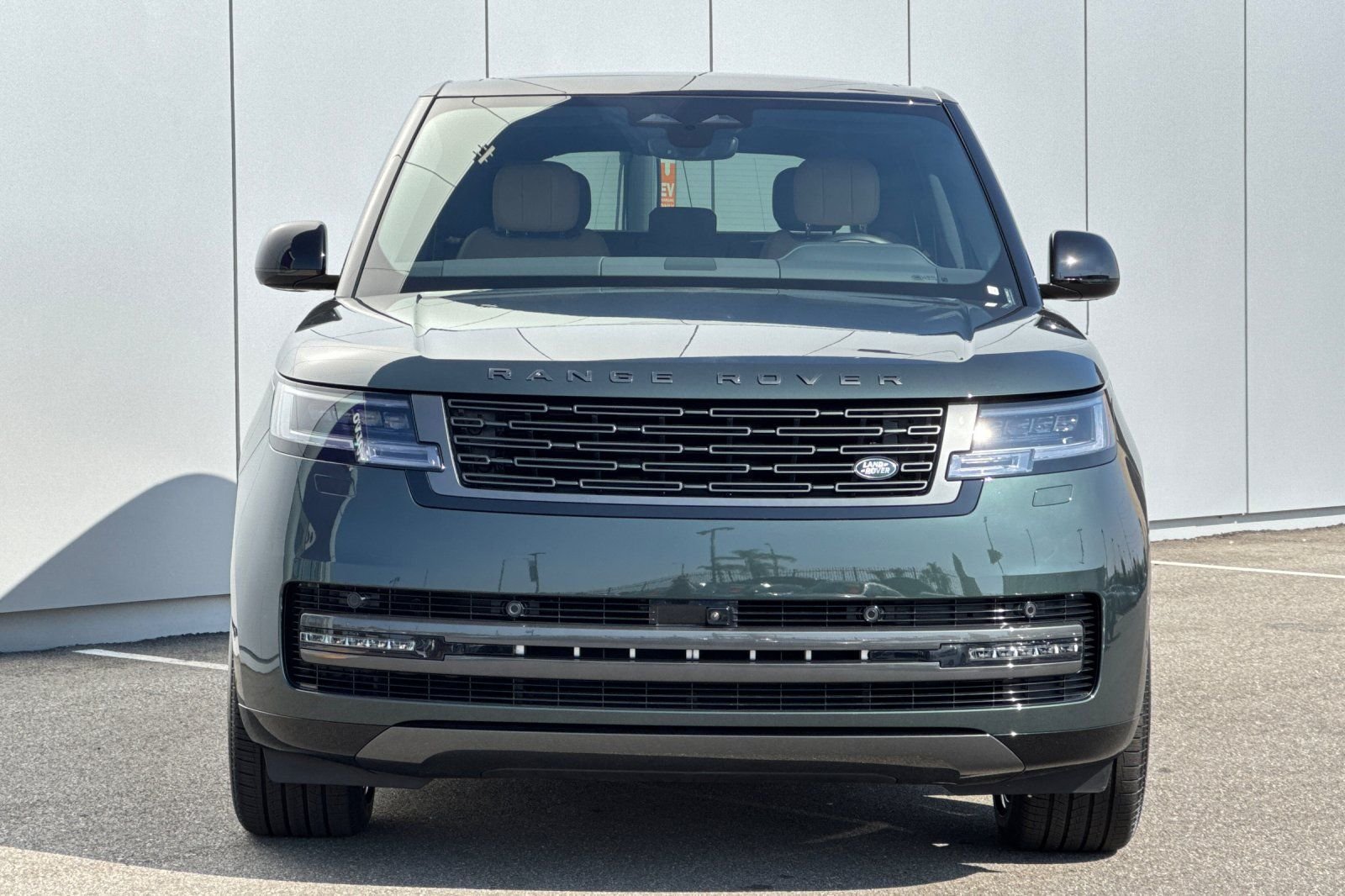 New 2026 Belgravia Green Land Rover SE image 8