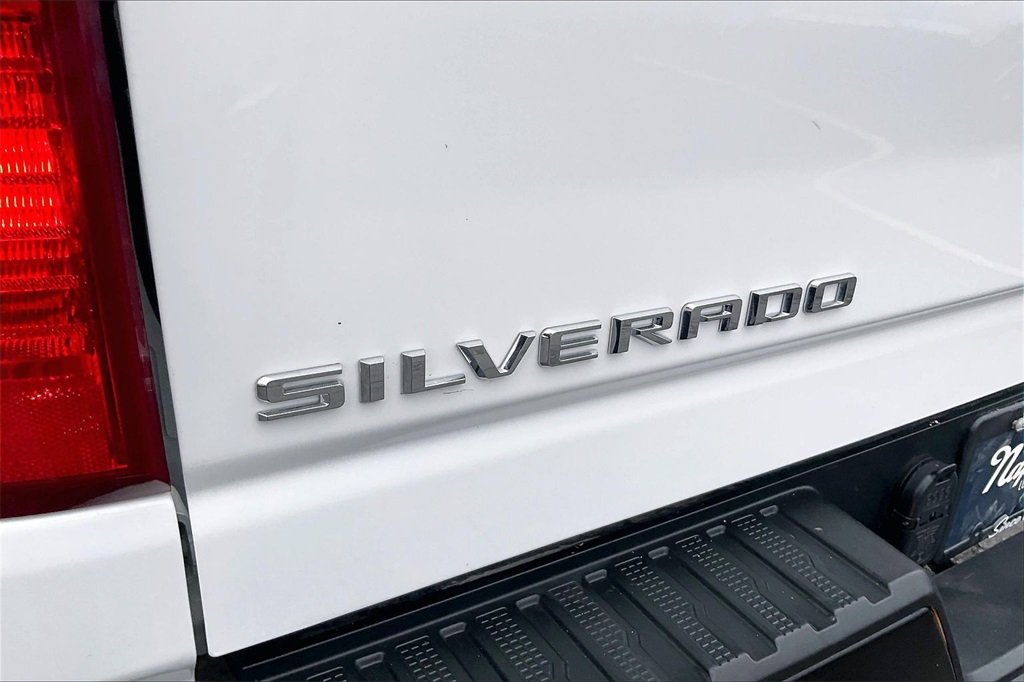 2023 CHEVROLET SILVERADO HD - Image 28