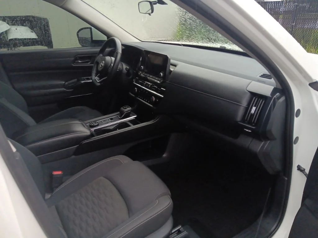 Used 2024 Pearl White Tricoat Nissan SV image 27