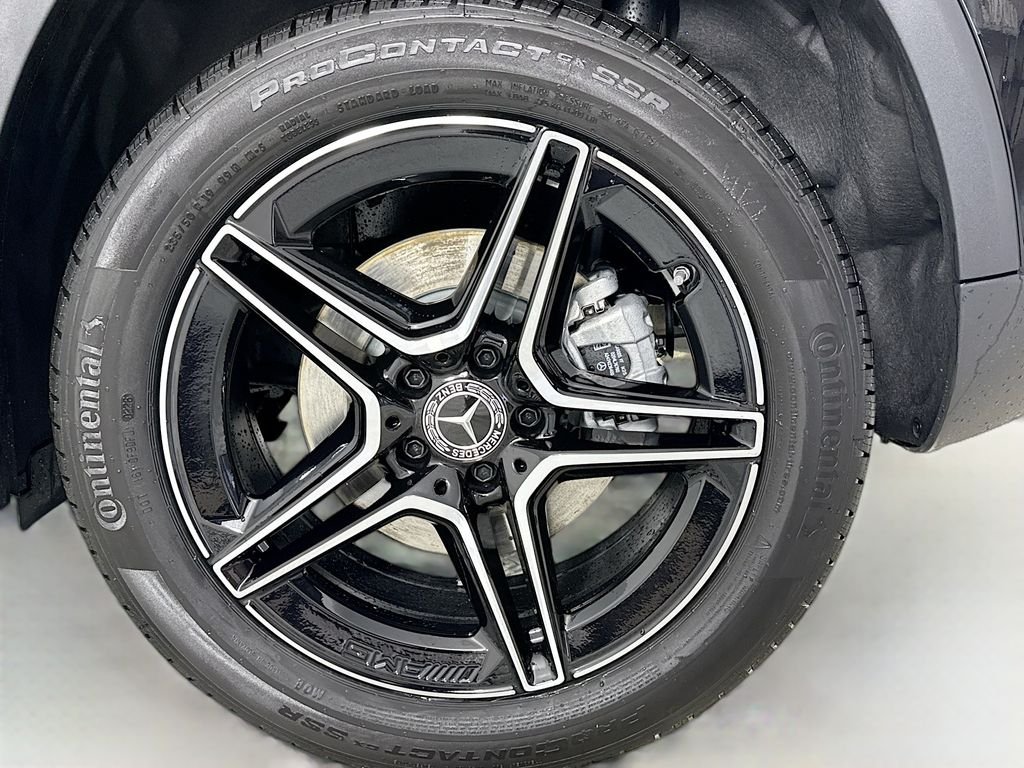 New 2026 Cosmos Black Metallic Mercedes-Benz GLA 250 image 31