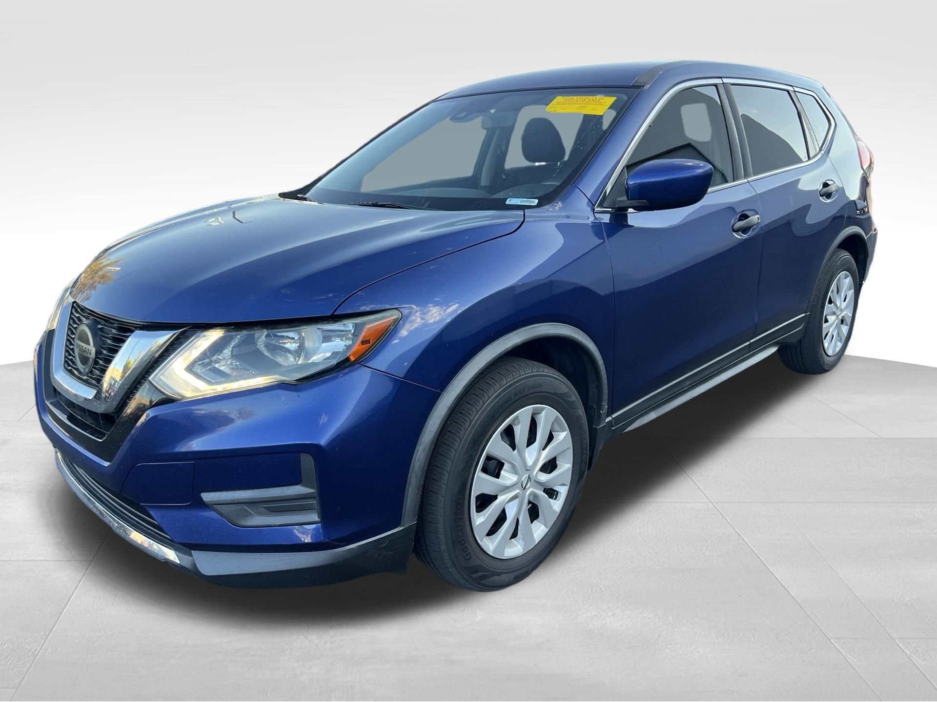 Used 2020 Blue Nissan S image 9