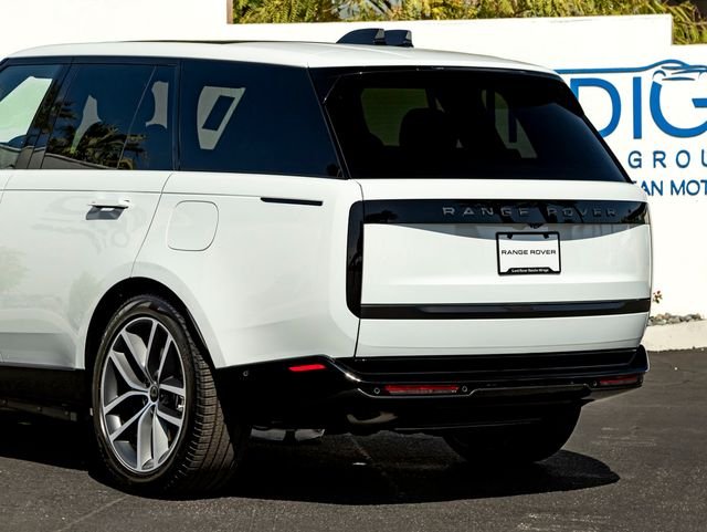 New 2026 Fuji White Land Rover SE image 10
