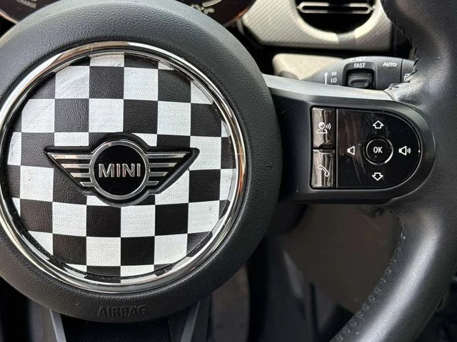 Used 2023 Green MINI Base image 23
