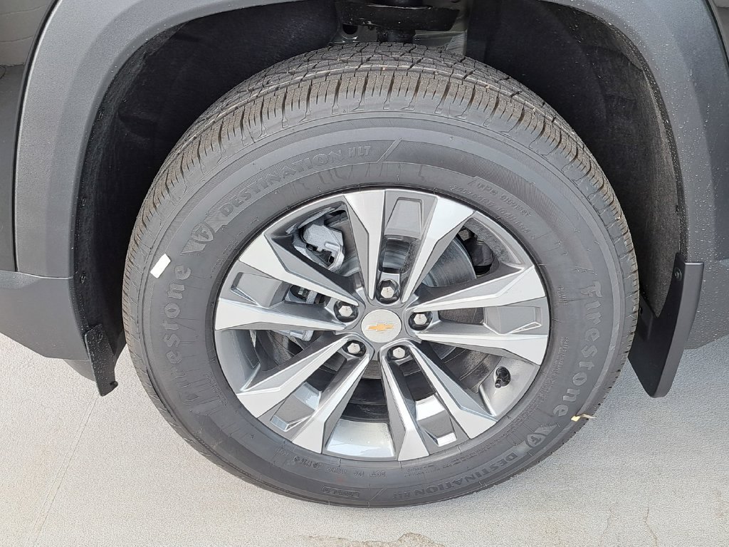 New 2027 Mosaic Black Metallic Chevrolet LT image 16