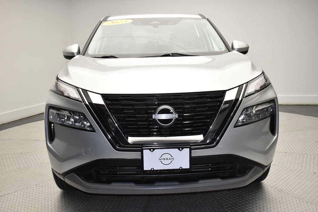 Used 2023 Silver Nissan SV image 2