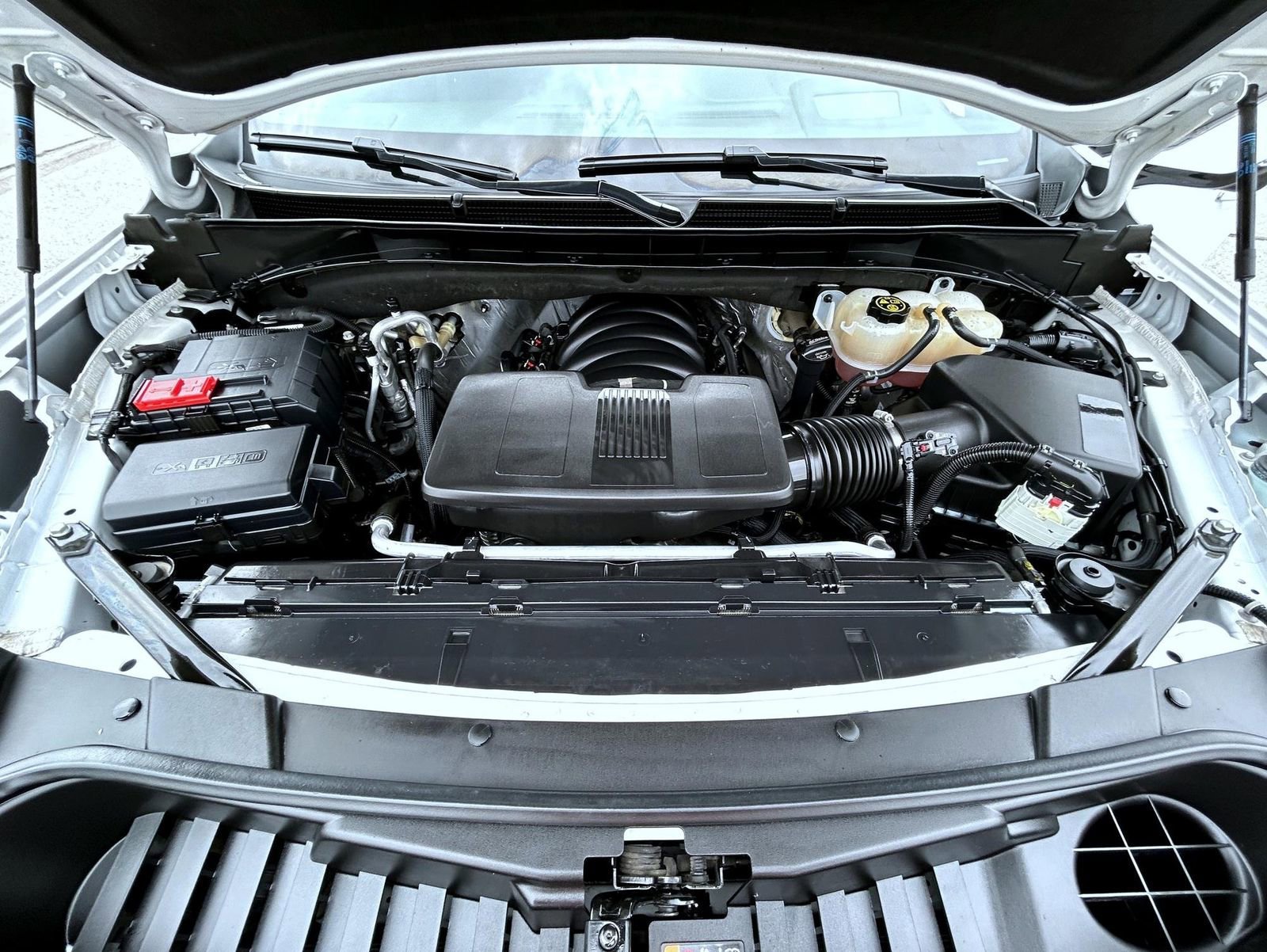 Used 2023 Summit White GMC Denali image 26