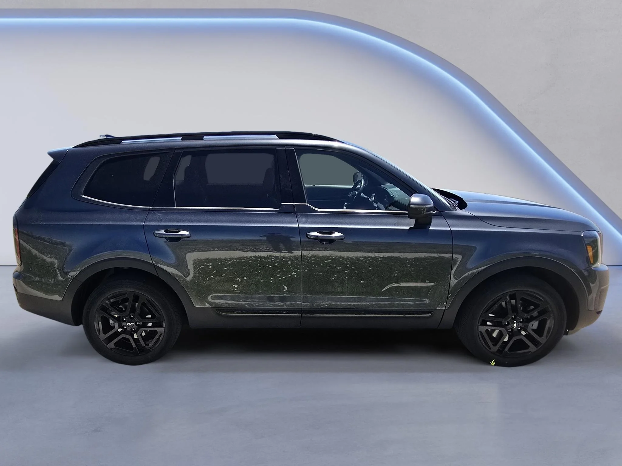 Used 2024 Gravity Gray Kia EX X-Line image 6