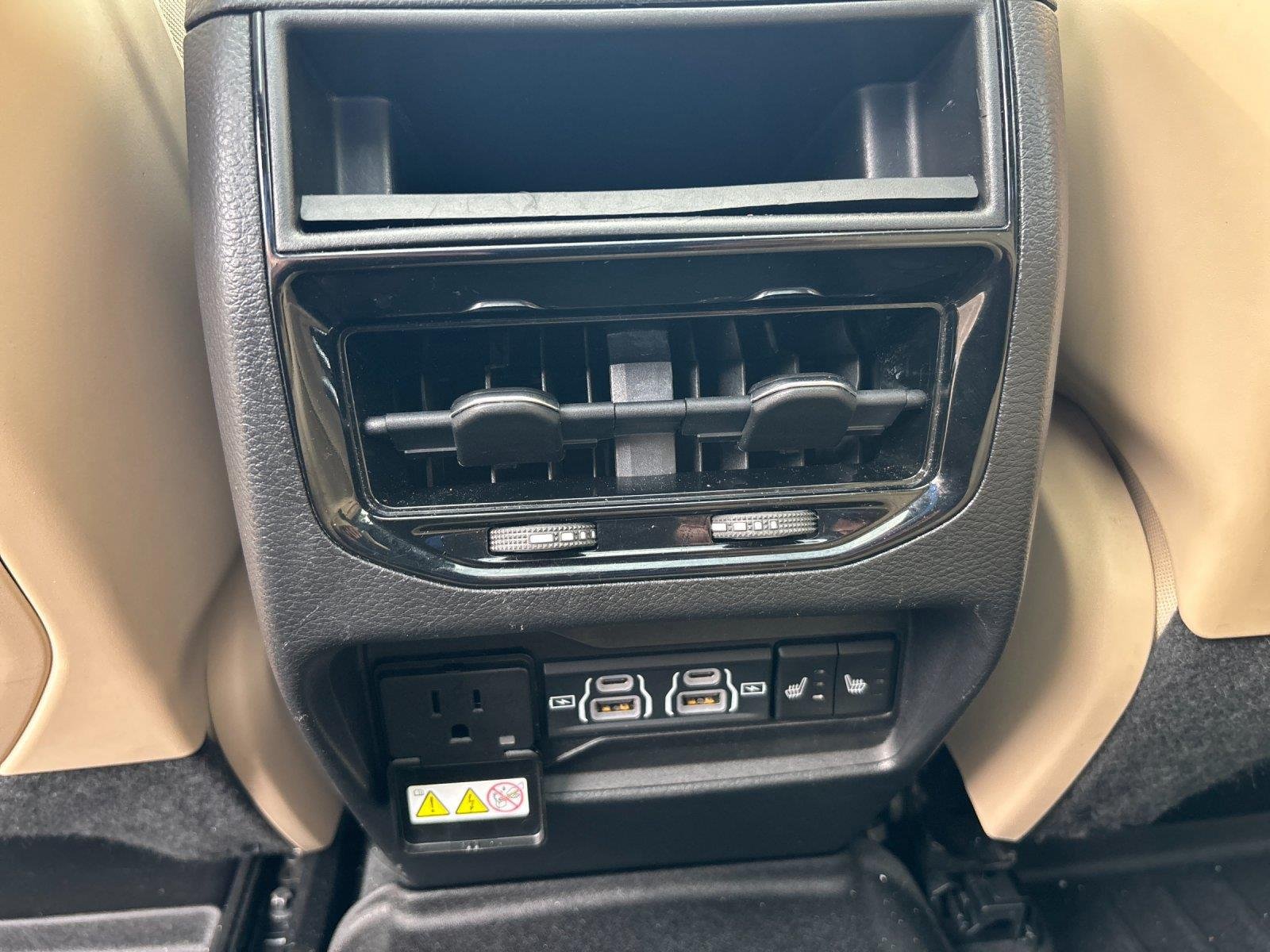 Used 2023 Bright White Clearcoat Jeep Limited image 33