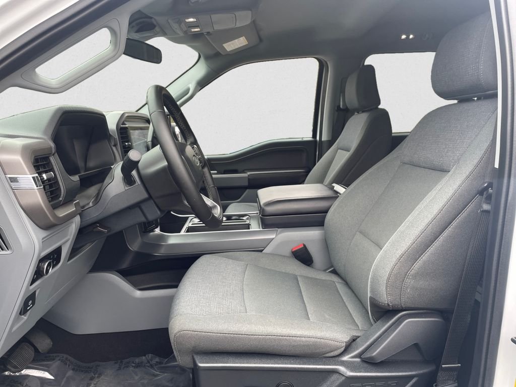 2025 Ford F-150 XLT - Photo 9