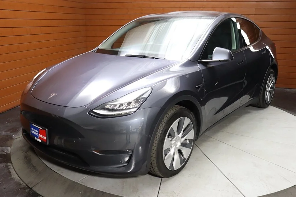 Used 2023 Solid Black Tesla Long Range image 4