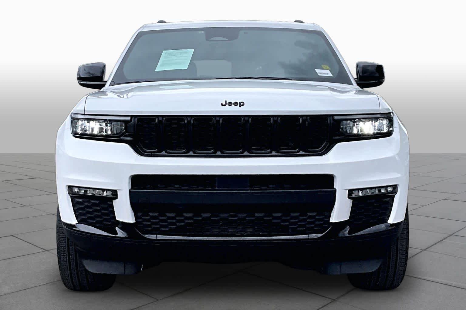 Used 2025 Bright White Clearcoat Jeep Limited image 4
