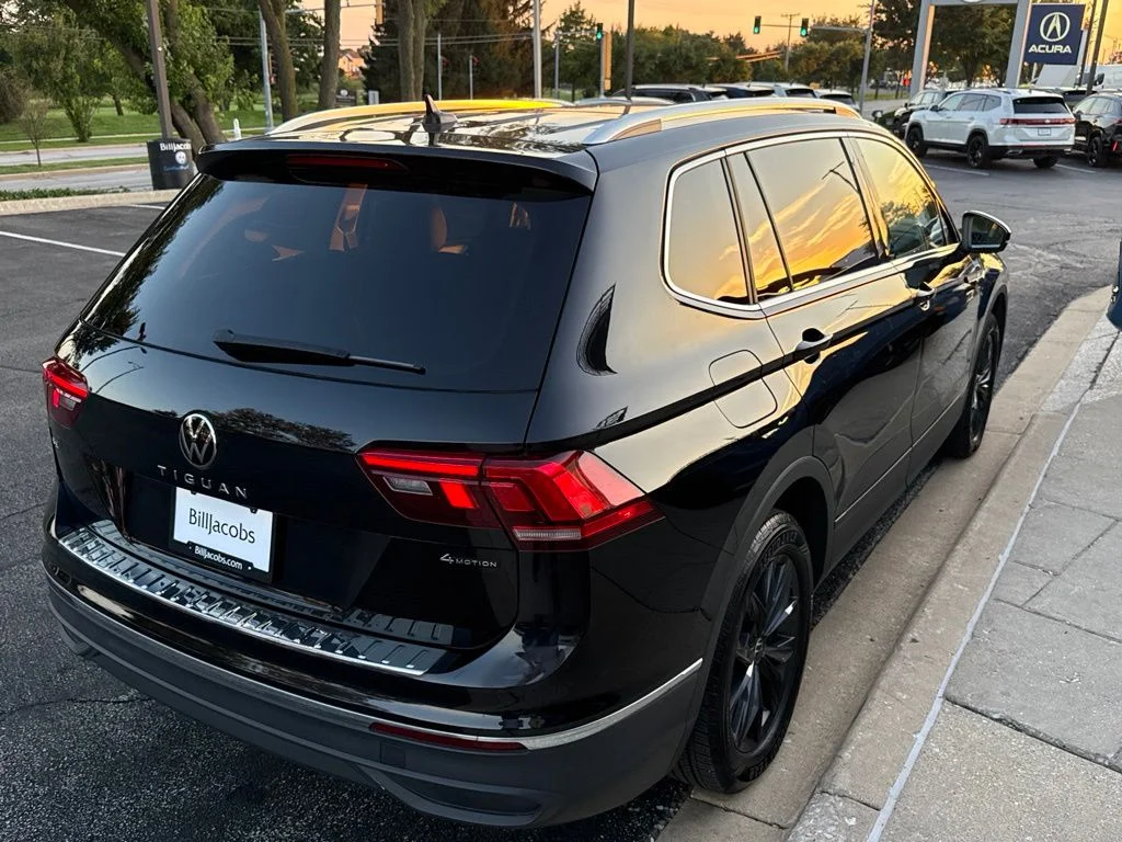 Used 2024 Deep Black Volkswagen 2.0T SE image 6