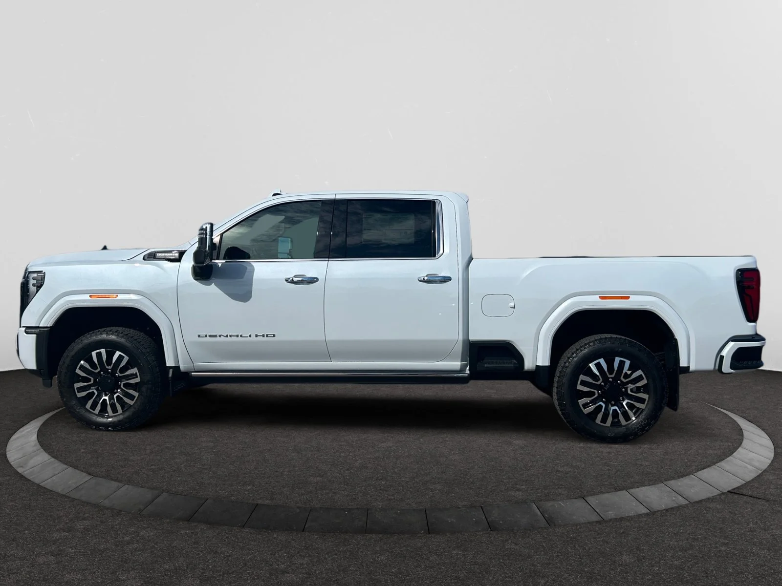 New 2026 Glacier White Tricoat GMC Denali Ultimate image 2