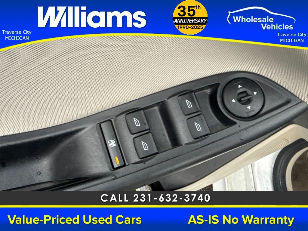 Used 2016 Oxford White Ford SE image 16