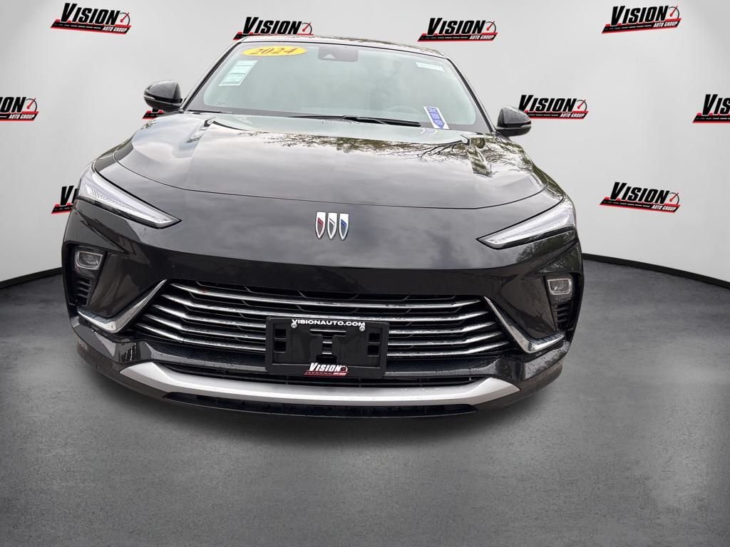 Used 2024 Black Buick Preferred image 2