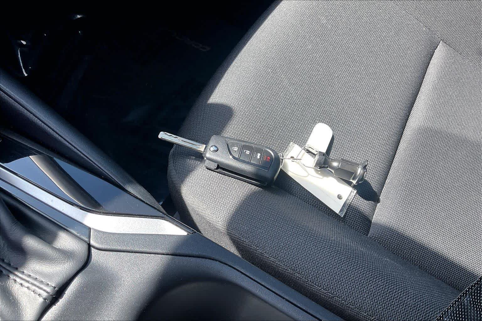 Used 2025 Celestite Toyota Hybrid LE image 27