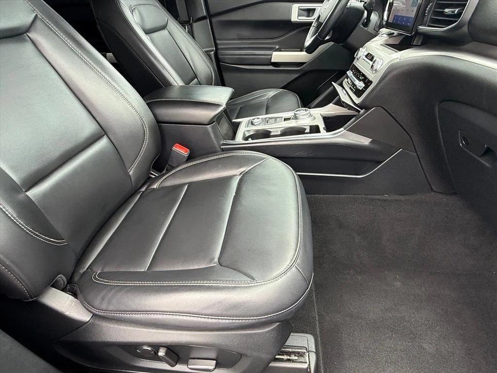 Used 2021 Black Ford XLT image 10