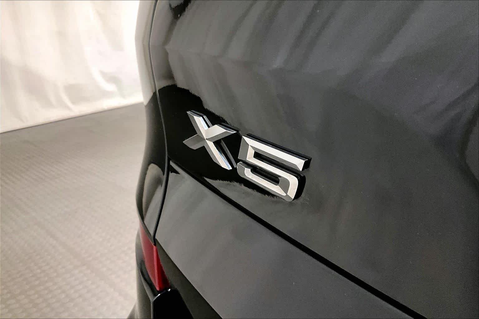 Used 2019 Carbon Black Metallic BMW xDrive40i image 9