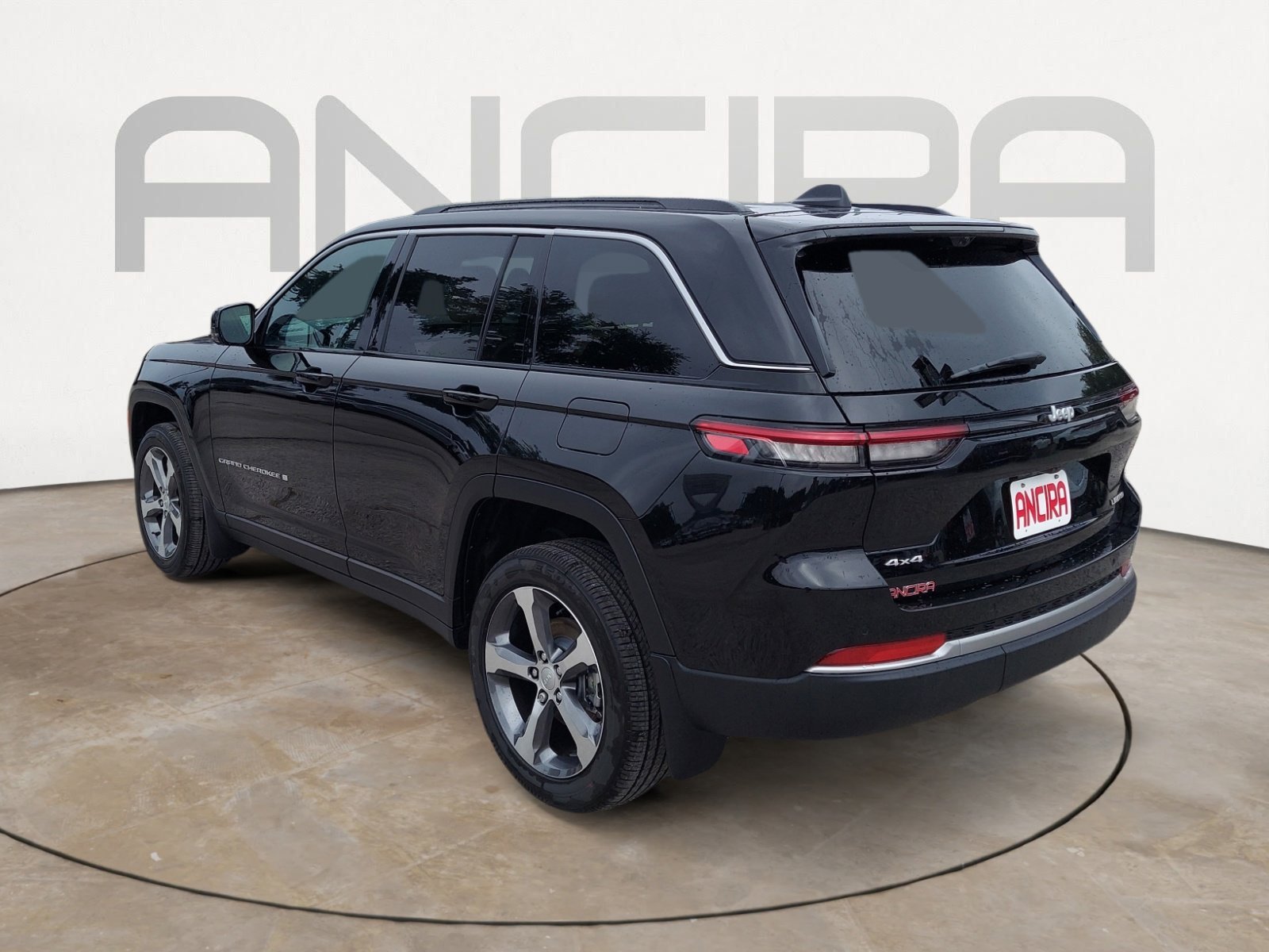 New 2026 Diamond Black Crystal Pearlcoat Jeep Limited image 8