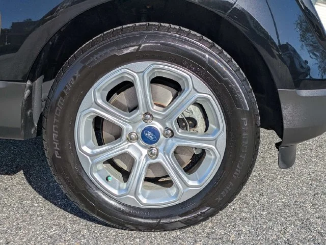 Certified Used 2020 Shadow Black Ford SE image 9