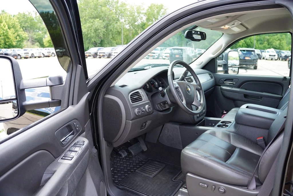Used 2012 Black Chevrolet LTZ image 22