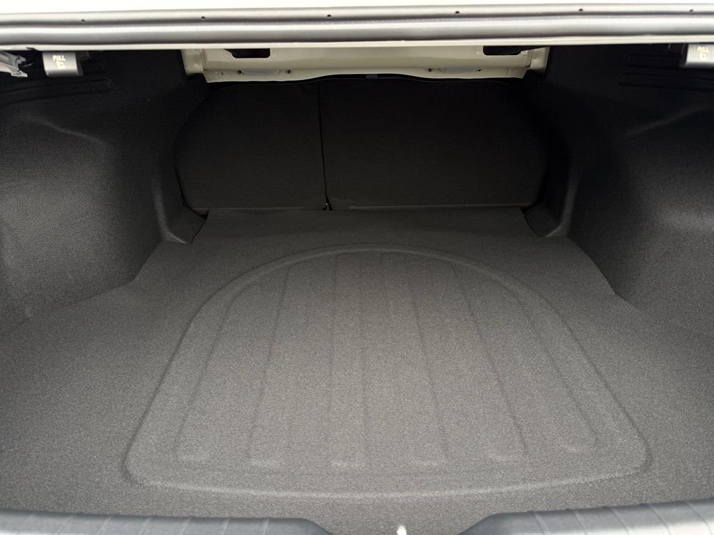 New 2026 Snow White Pearl Kia GT-Line image 11
