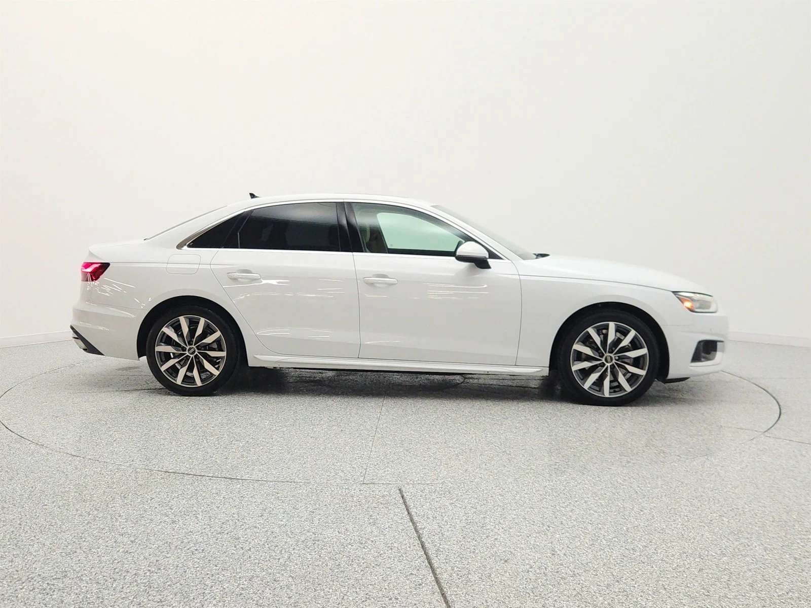 Used 2024 Glacier White Metallic Audi Premium 40 TFSI quattro image 4