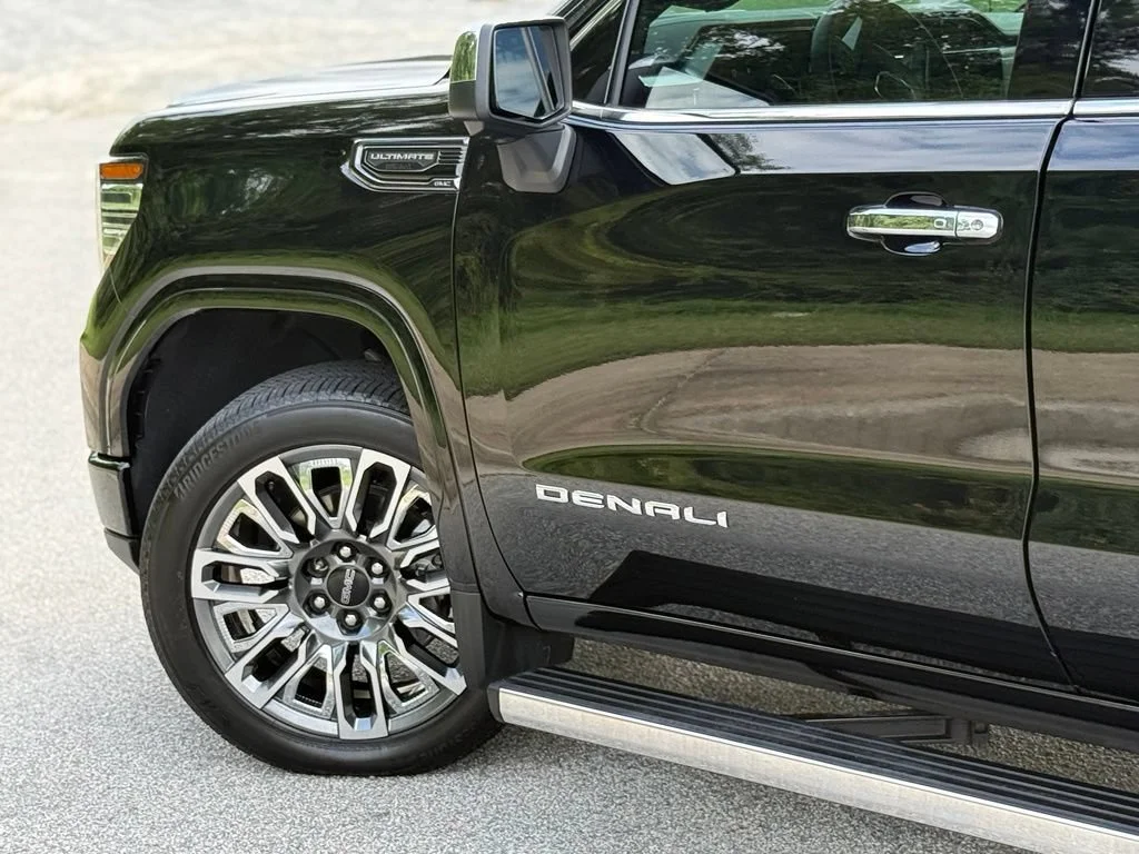 Used 2024 Onyx Black GMC Denali Ultimate image 10