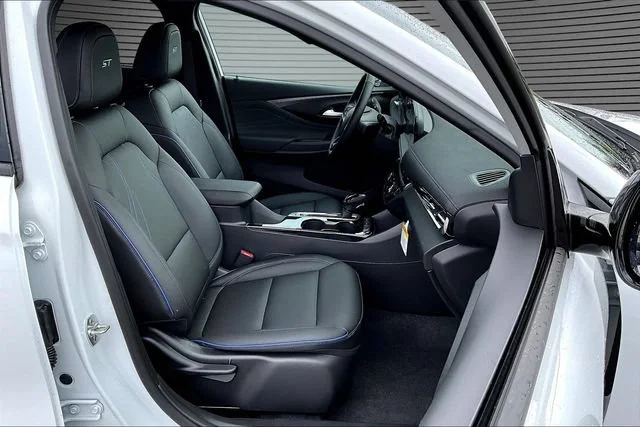2026 Buick Envista Sport Touring - Photo 10