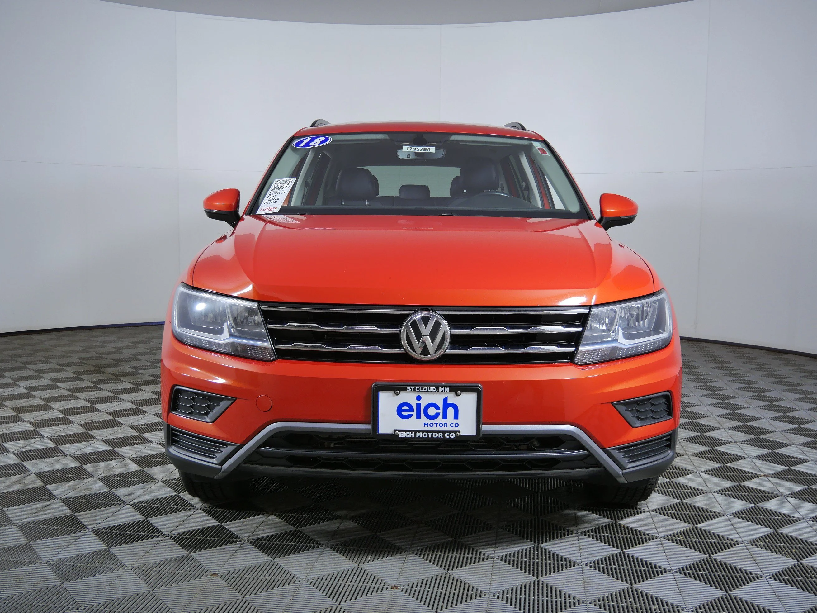 Used 2019 Volkswagen Tiguan SE with VIN 3VV2B7AX6KM050555 for sale in St. Cloud, Minnesota