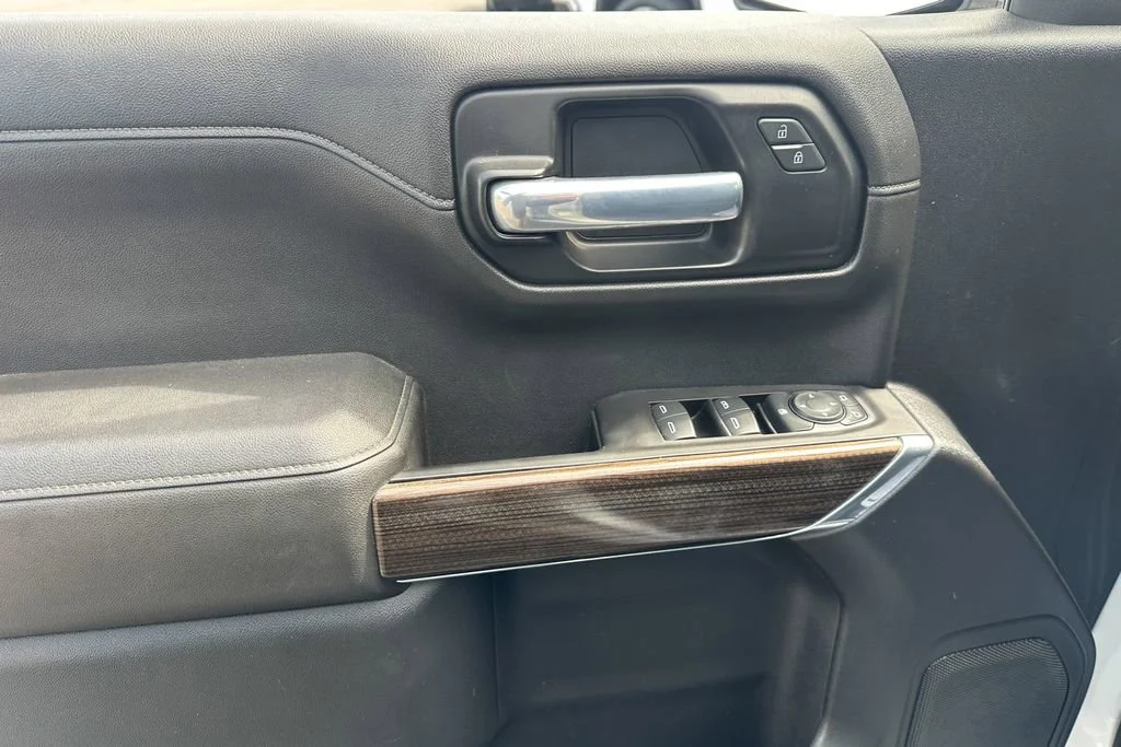 Used 2021 SILVER ICE METALLIC Chevrolet RST image 12