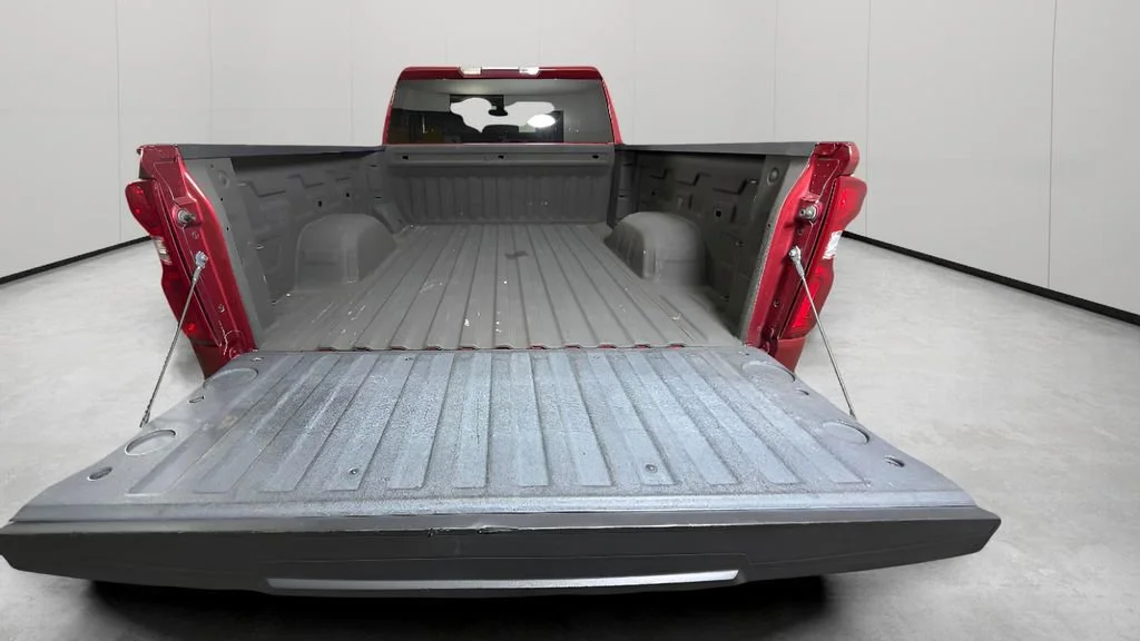 Used 2019 CAJUN RED TINTCOAT Chevrolet Custom image 25