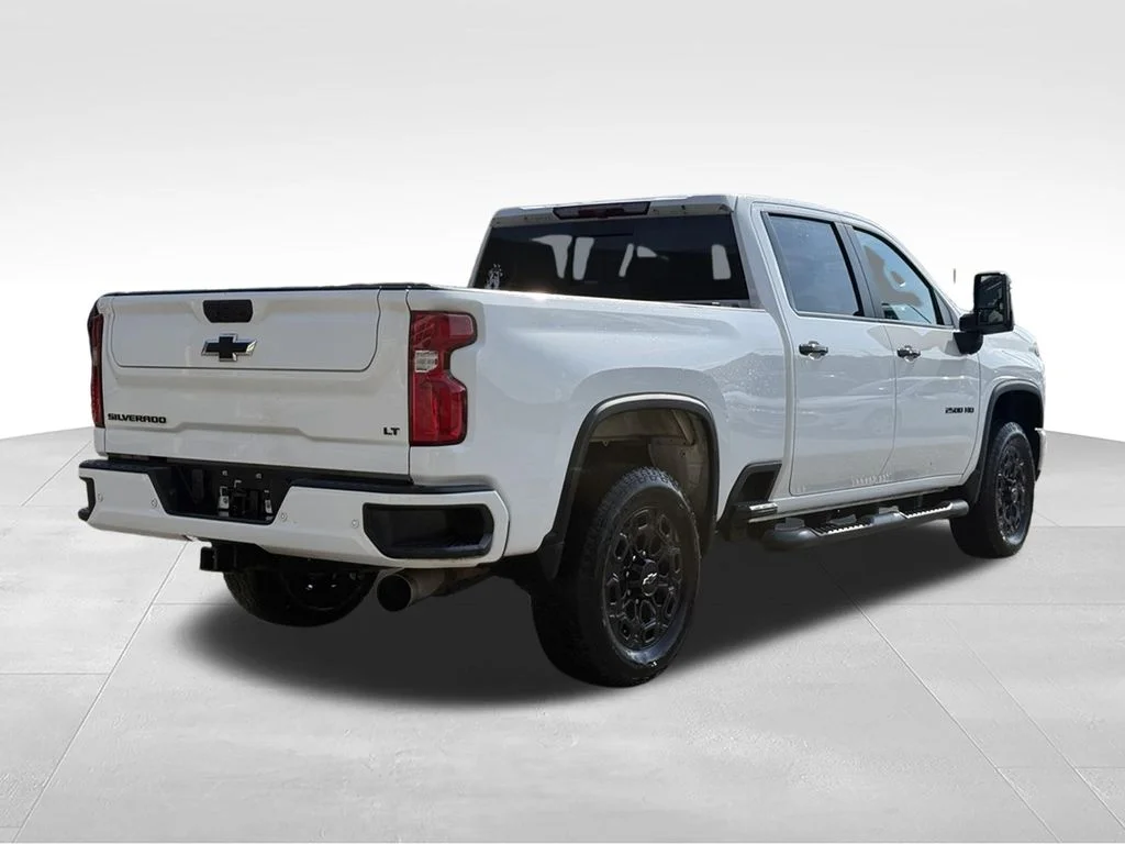 Used 2024 White Chevrolet LT image 25