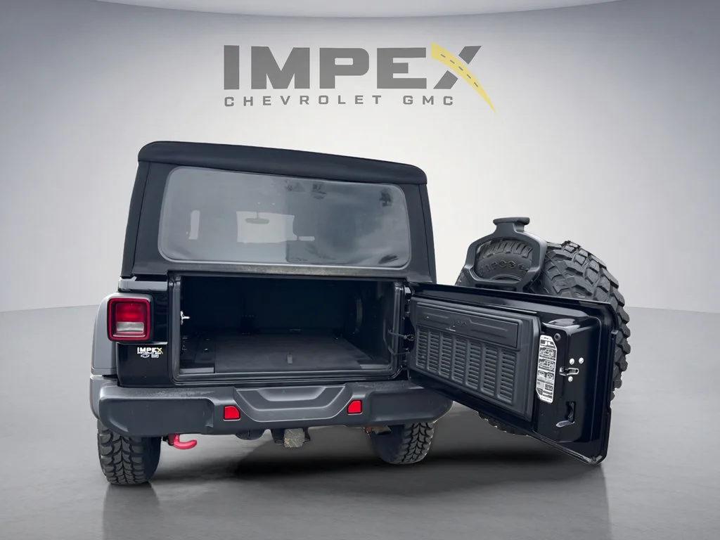Used 2019  Jeep Rubicon image 5