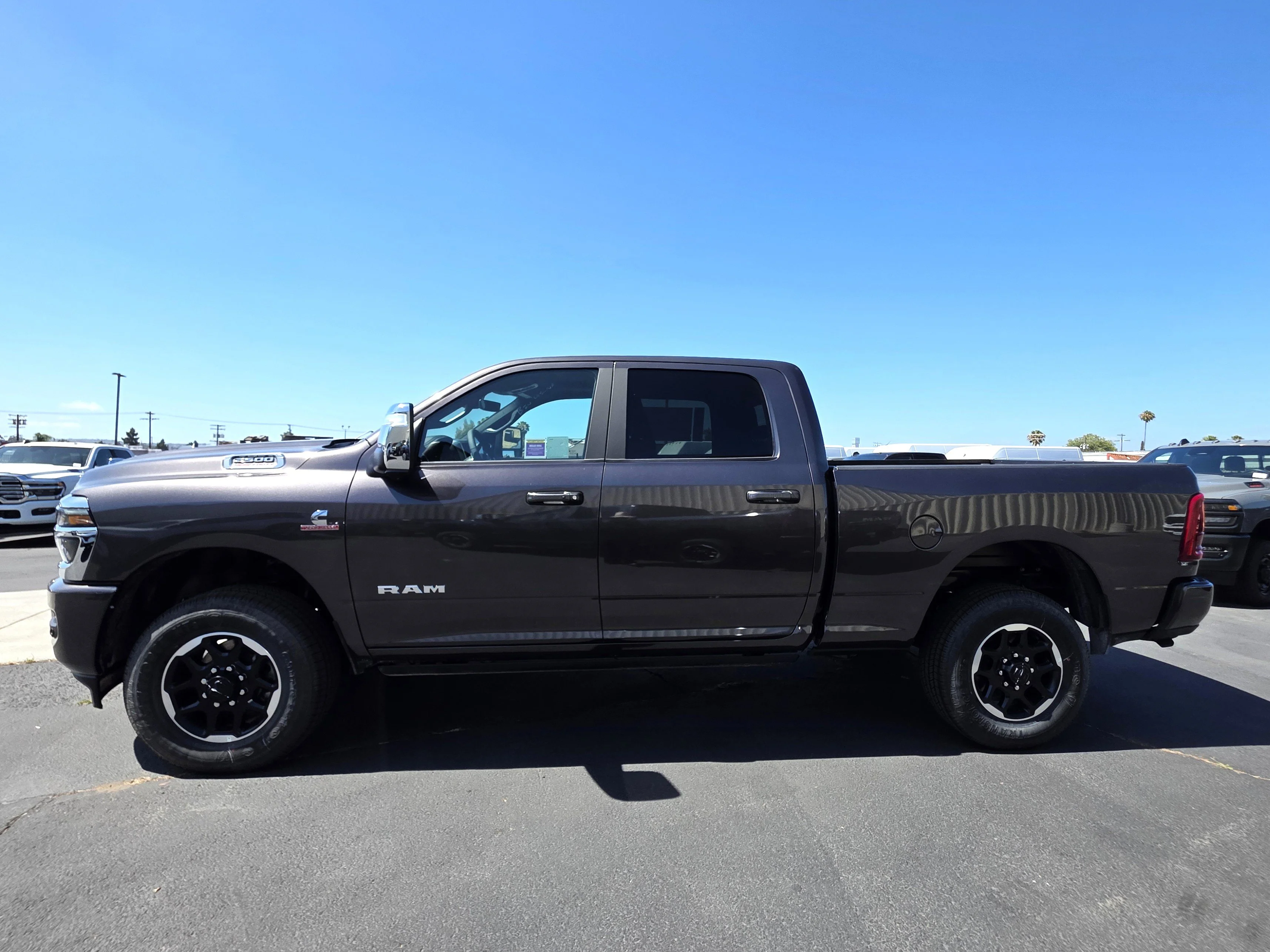 New 2026 Granite Crystal Metallic Clearcoat RAM Laramie image 2
